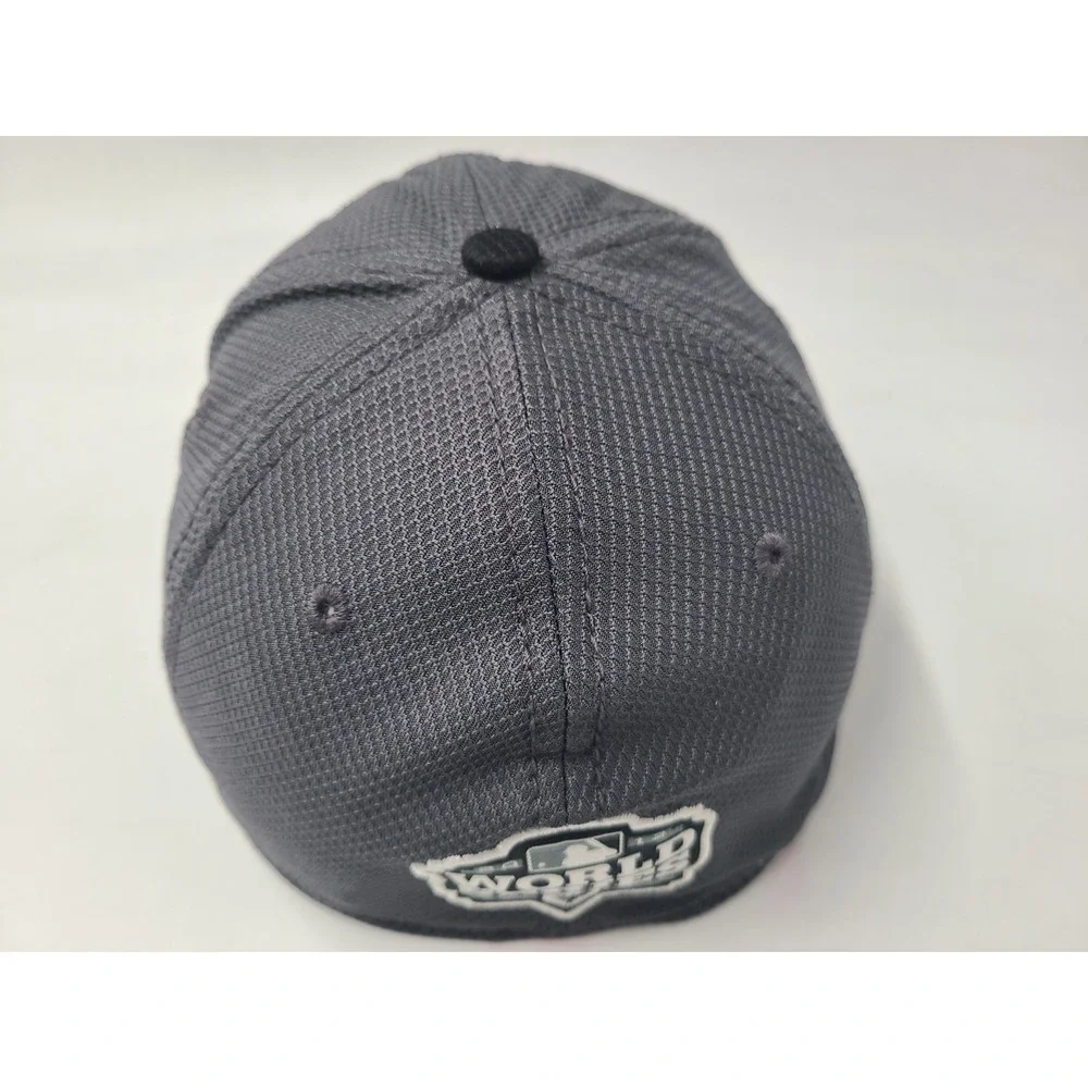 San Francisco Giants 2012 World Series Champions New Era Flex Fitted M-L Hat Cap